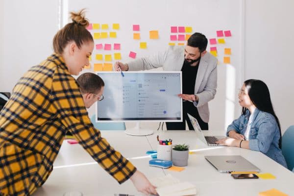 How to Nail a Sales Demo - Sales Presentations training session